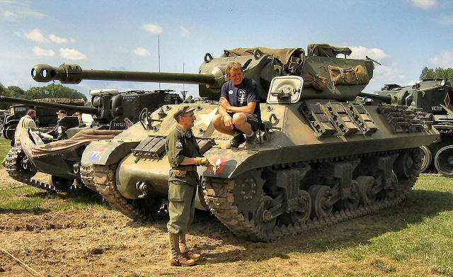 M10, War & Peace Show 2004